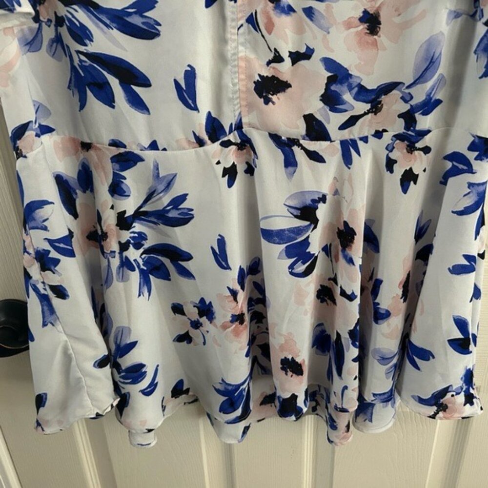 Torrid Floral Pink & Blue Semi-Sheer Peplum Blouse Sz 2X - Picture 4 of 15